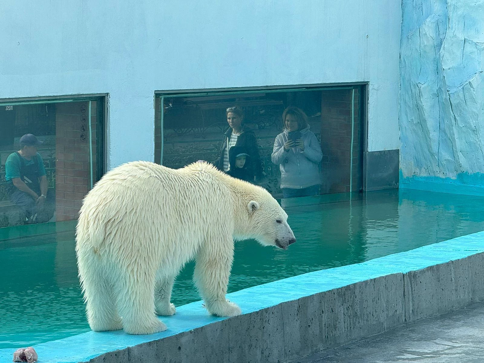 Тур в Екатеринбург из Тюмени (Ново-Тихвинский монастырь, музей Камнерезного и ювелирного дела, мастер-класс,       обзорная, завтрак и обед.)