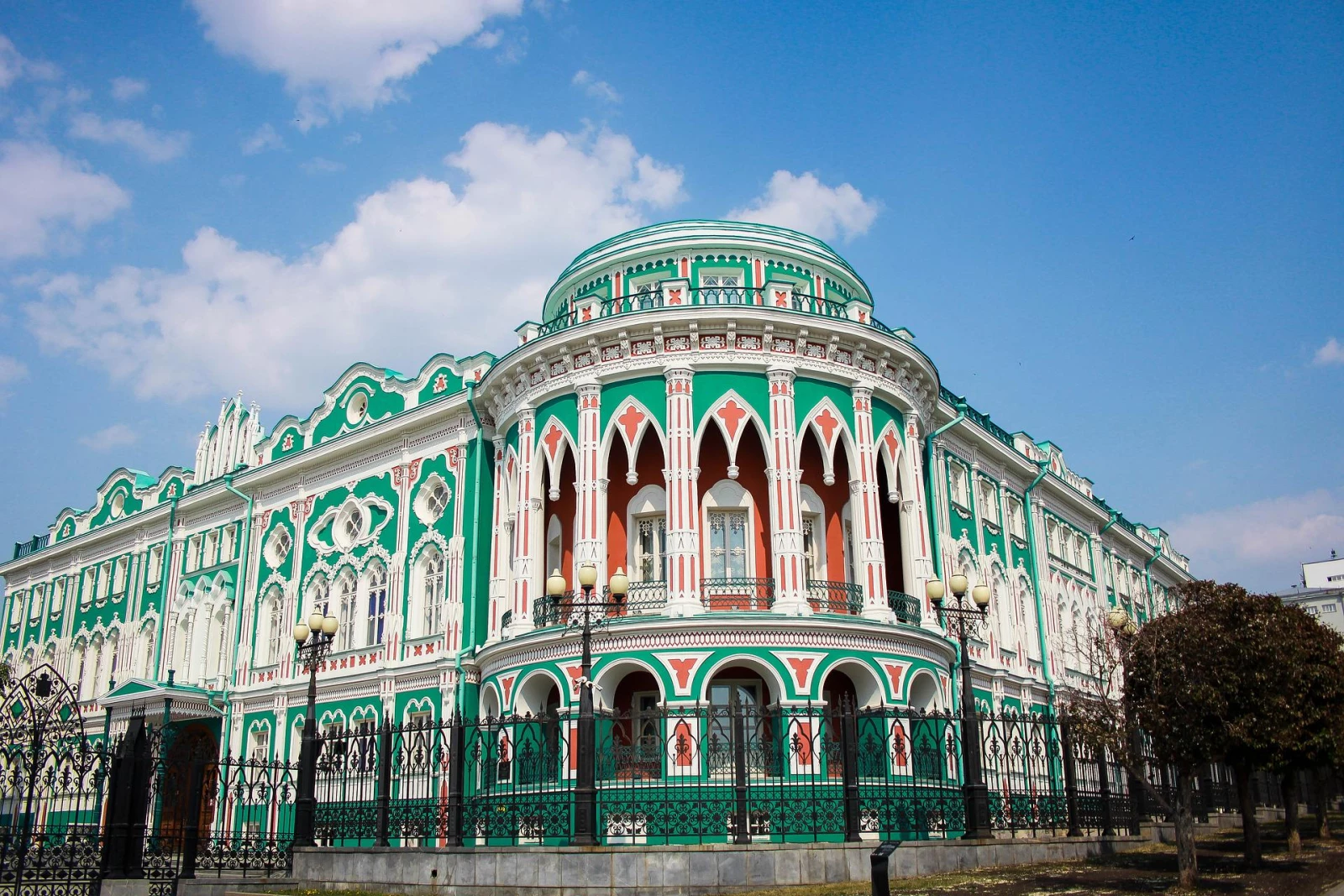 Обзорная экскурсия + граница Европы и Азии + Ганина Яма