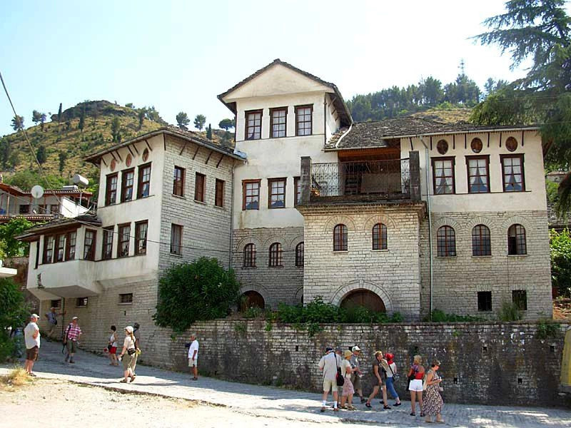 Гирокастра город