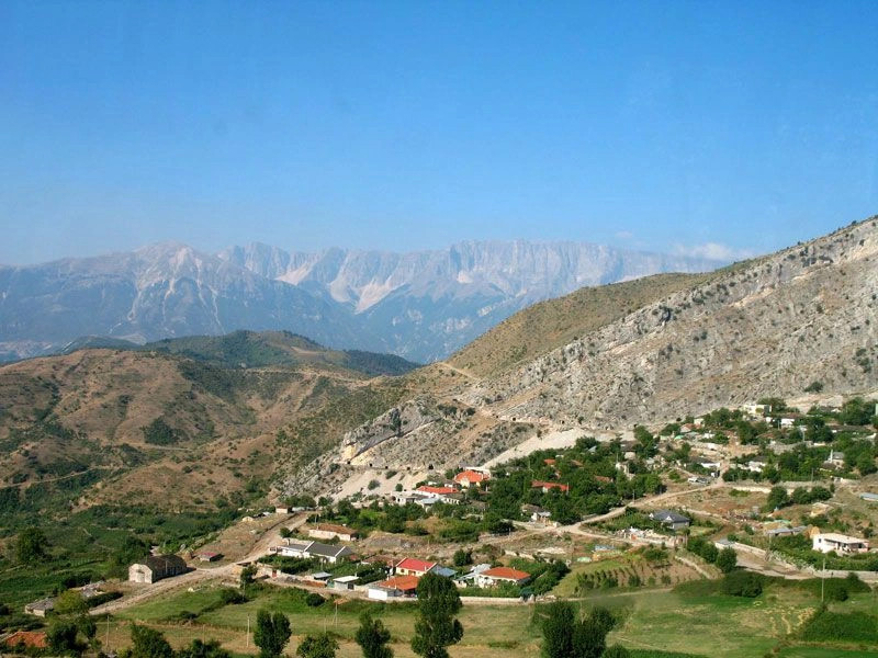 Корча город