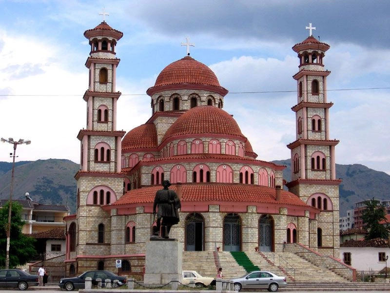 Корча город