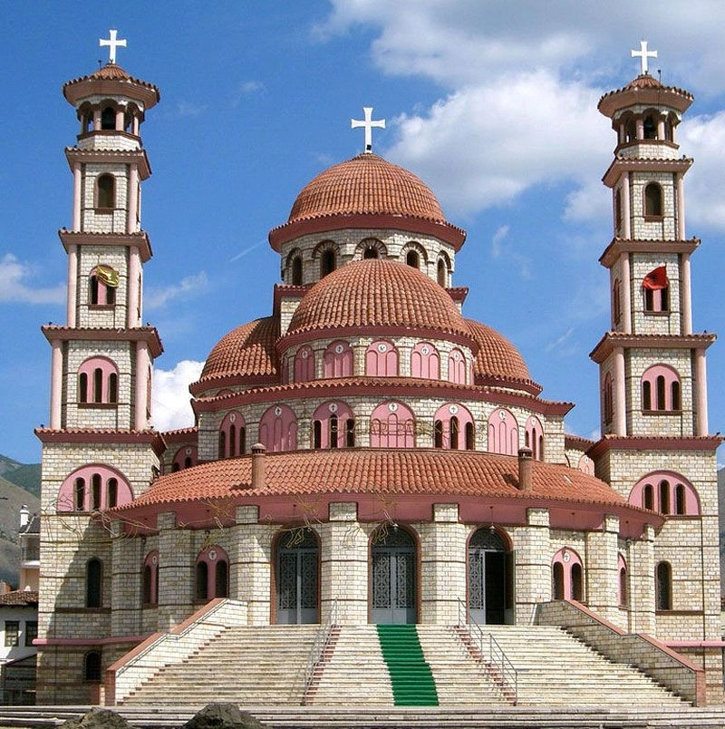Корча город