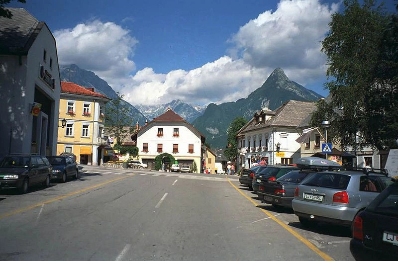 Бовец (город)