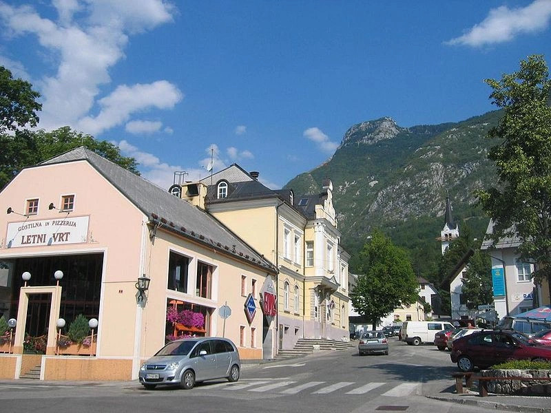 Бовец (город)