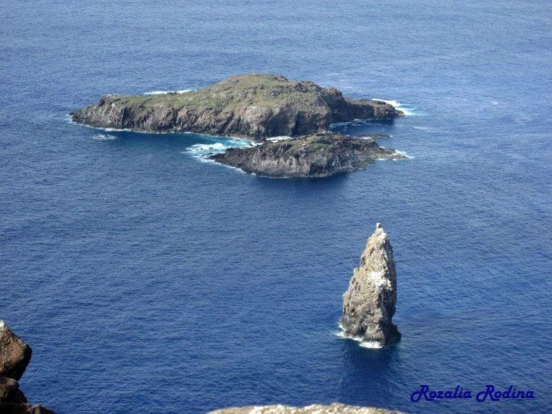 Островки и скалы острова Пасхи