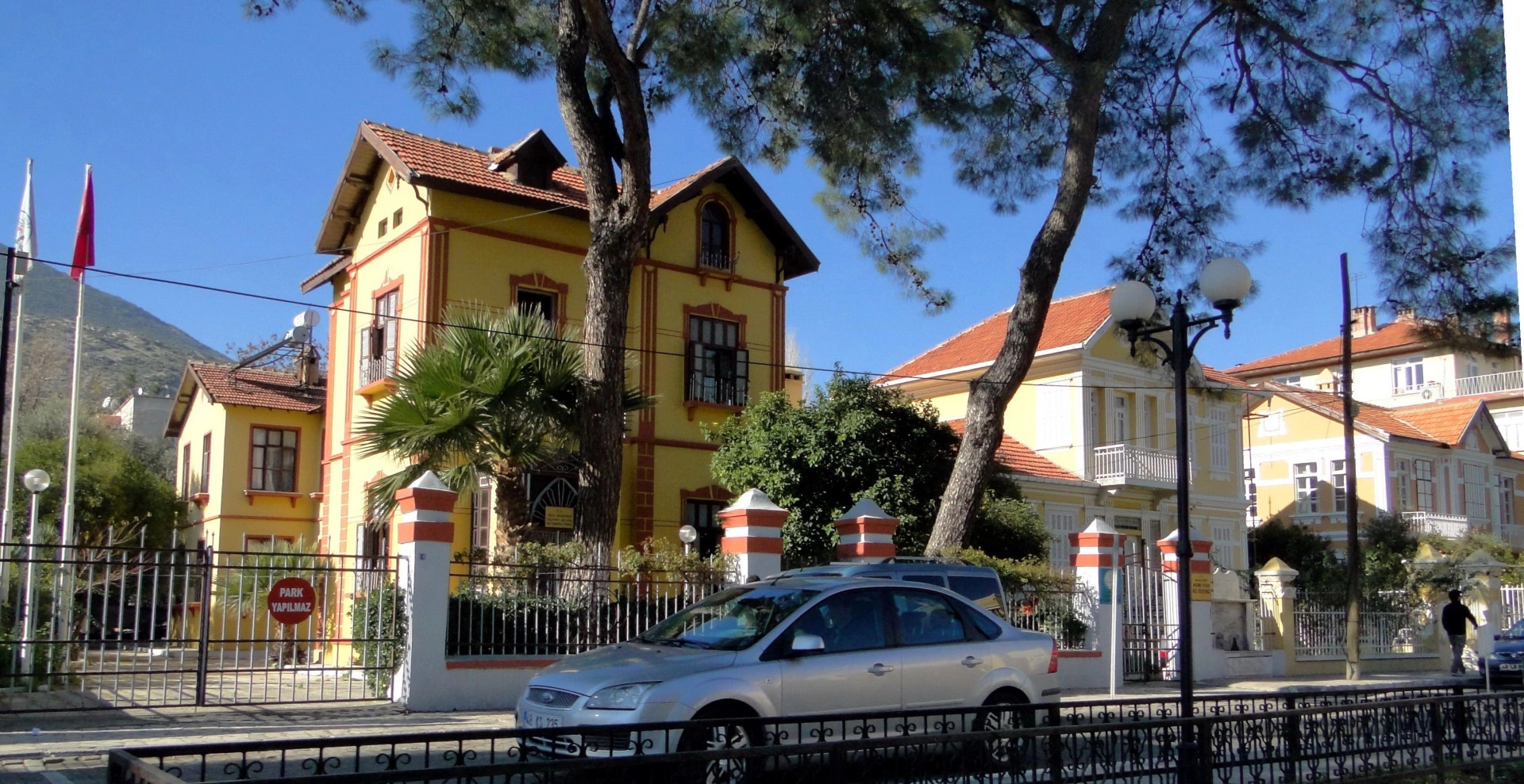 Миляс (город)