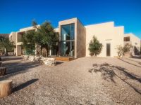  Cooking and Nature Emotional Hotel