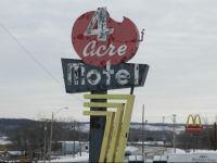  4 Acre Motel
