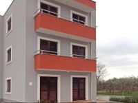  Solin with Hot Tub XI Holiday Home