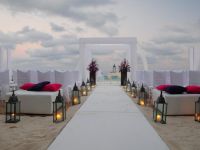  El Taj Oceanfront & Beachside Condo Hotel