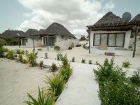  Zanbluu Beach Hotel