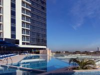  Avani+ Palm View Dubai Hotel & Suites