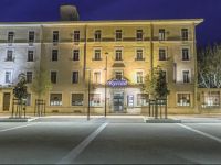  Kyriad Orange Centre