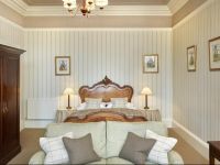  The Edinburgh Residence