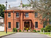  Woodland House Hotel