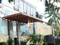  Cockpit Airport Reach Hotel