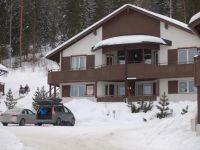  Alppitalo Punatyahti