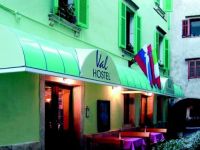  Val Hostel