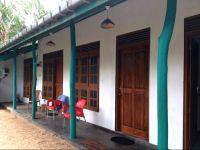  Dinuliya Beach Hotel & Restaurant