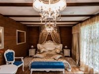  Golden Horseshoe holiday house