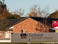  BKs Chardonnay Motor Lodge