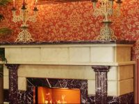  Tri Bogatyrya Boutique Hotel