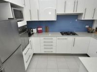  North Ryde Self-Contained Modern Three-Bedroom Apartment (2FONT)