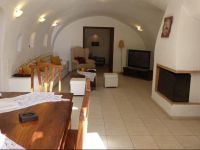  Irida Cave House