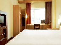  Hotel ibis Lisboa Alfragide