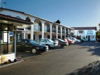  Hacienda Motor Lodge