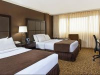  Crowne Plaza Hotel Knoxville