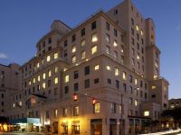  The Westin Colonnade