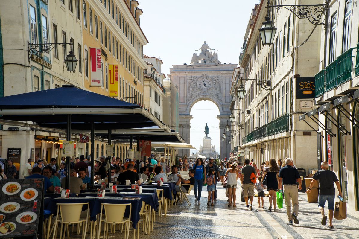 Руа Аугушта (Rua Augusta)