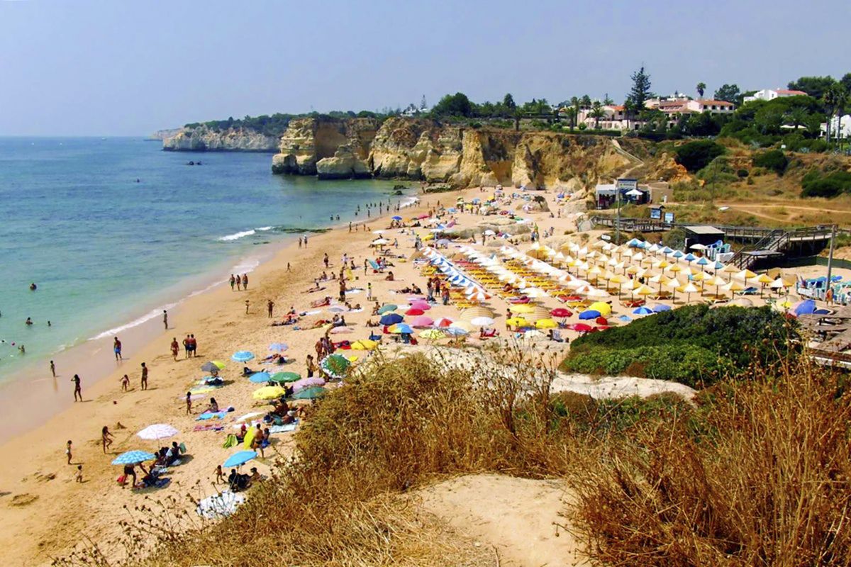 Пляж Вале-ду-Оливал