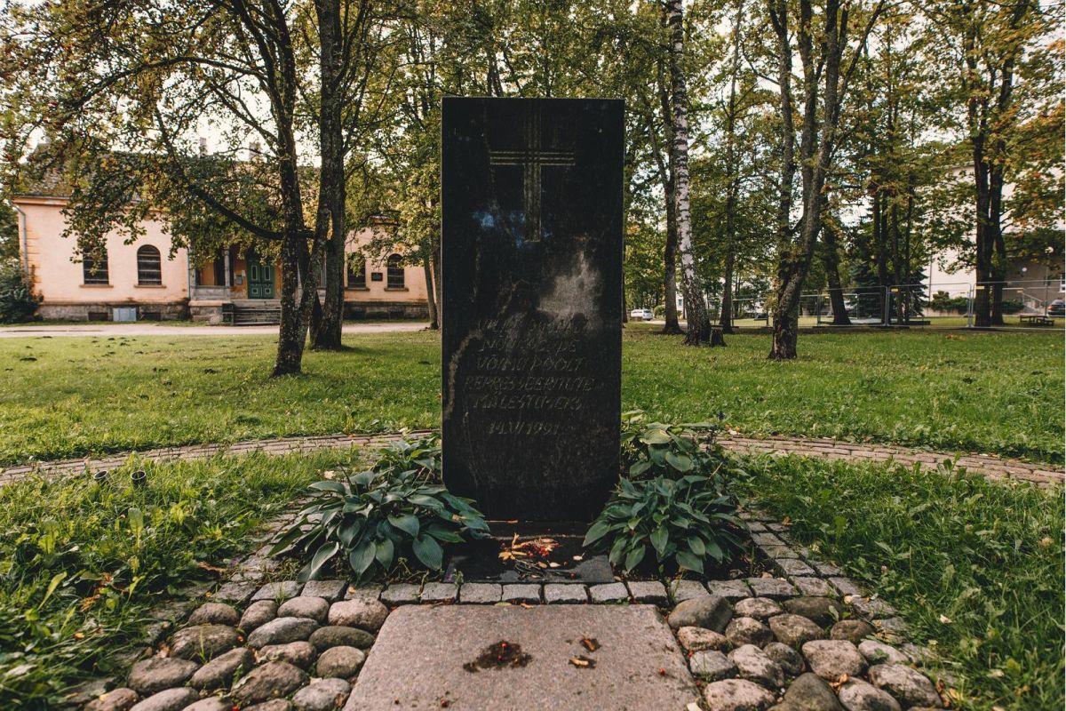 Памятник репрессированным советской властью