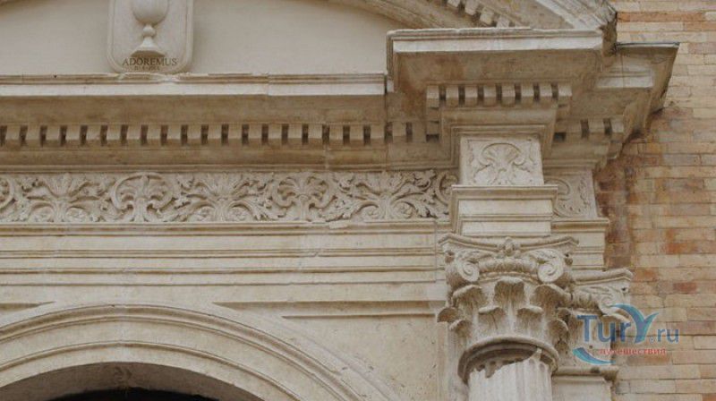 Церковь Сан-Спирито