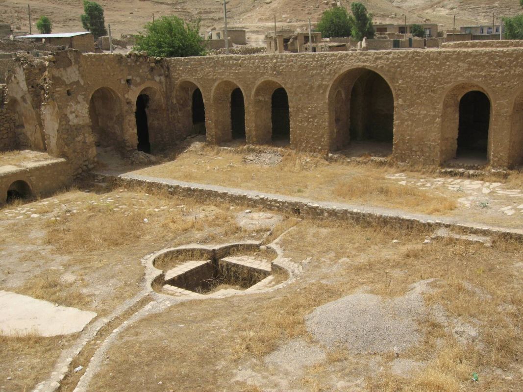 Замок шейха Макана (Пур Ашараф)