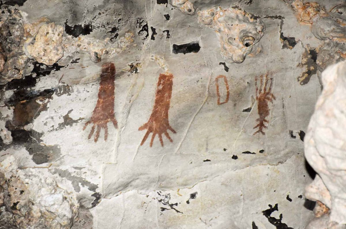 Пещера Пхи Хуа То