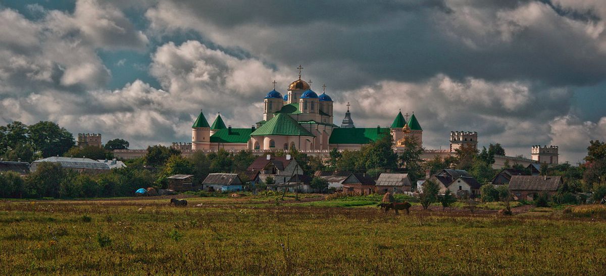 Свято-Троицкий Межиричский монастырь