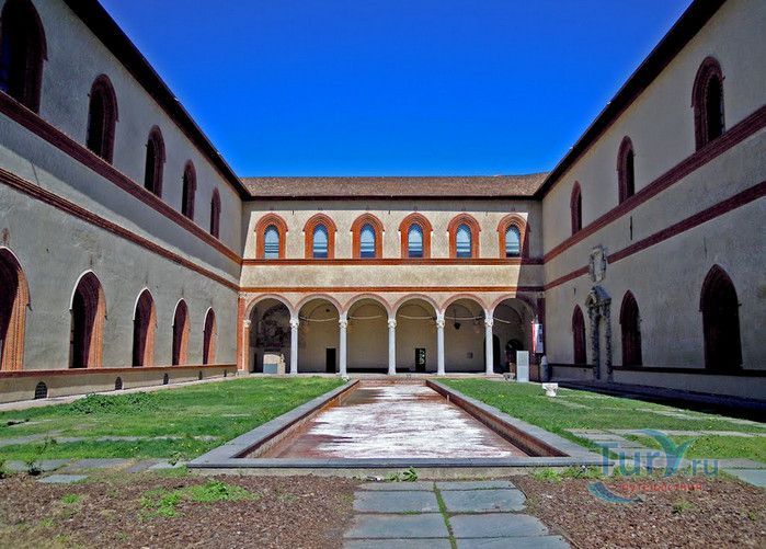 Замок Сфорцеско