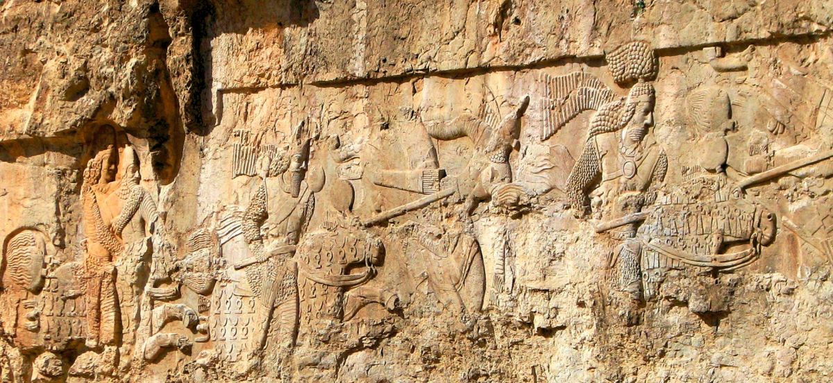 Рельеф Конная Победа Ардашира в Фирузабаде (Сасанидский археологический ландшафт)