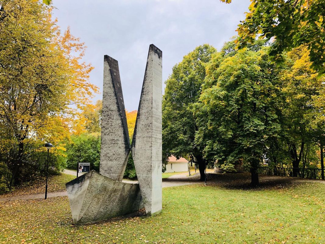 Монумент Фридриху Георгу Вильгельму Струве