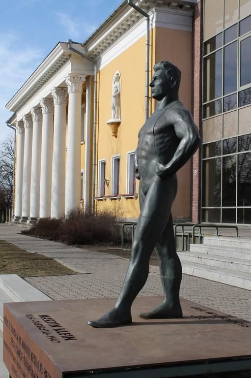 Памятник Мартину Клейну