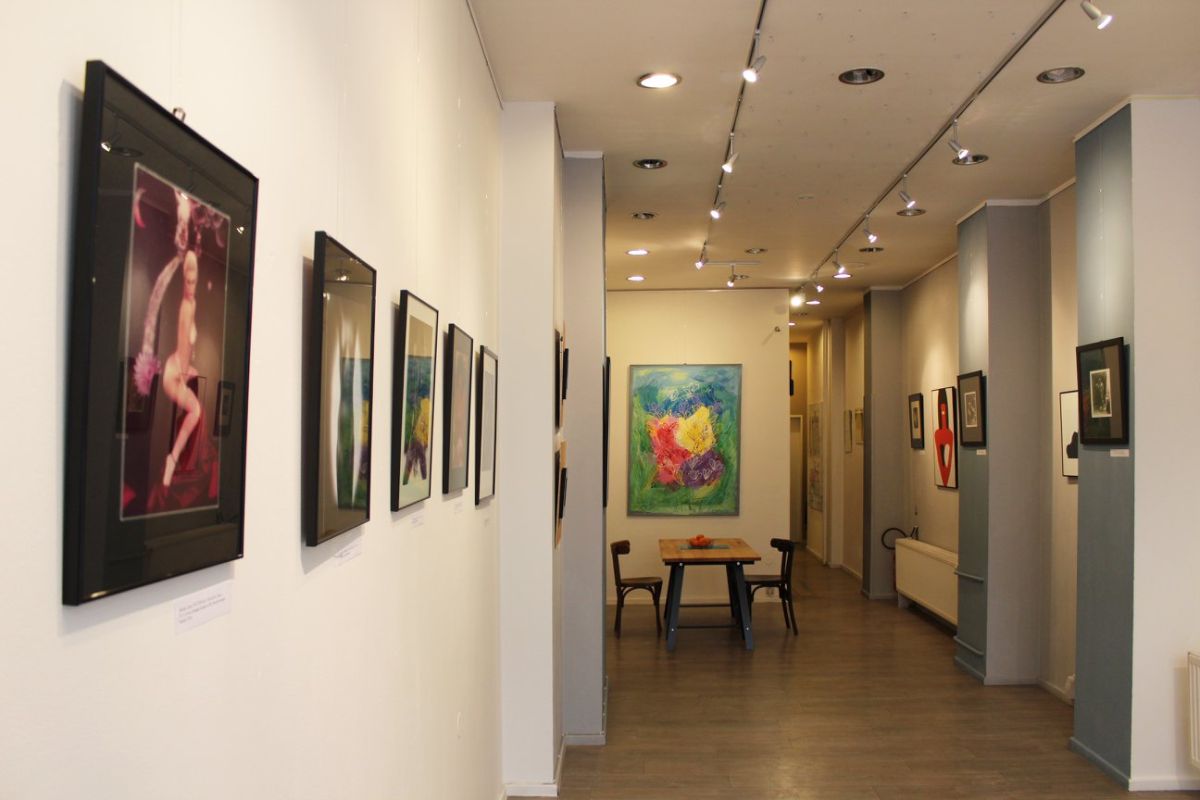 Latin Art Gallery