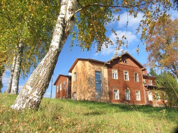 Церковь и кладбище Обиницы