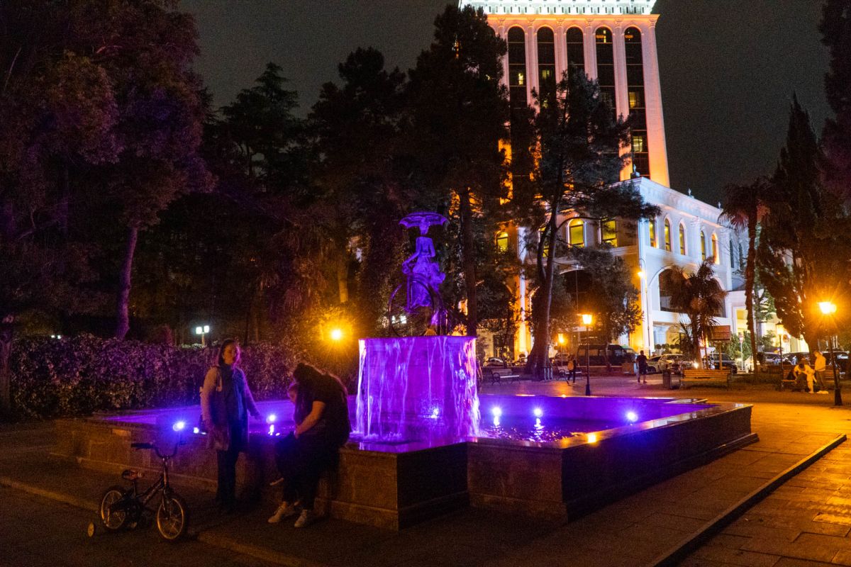 Женщина на Велосипеде Пенни Фартинг