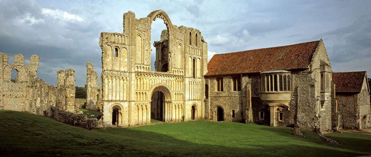 Монастырь Касл Акр (Castle Acre Priory)