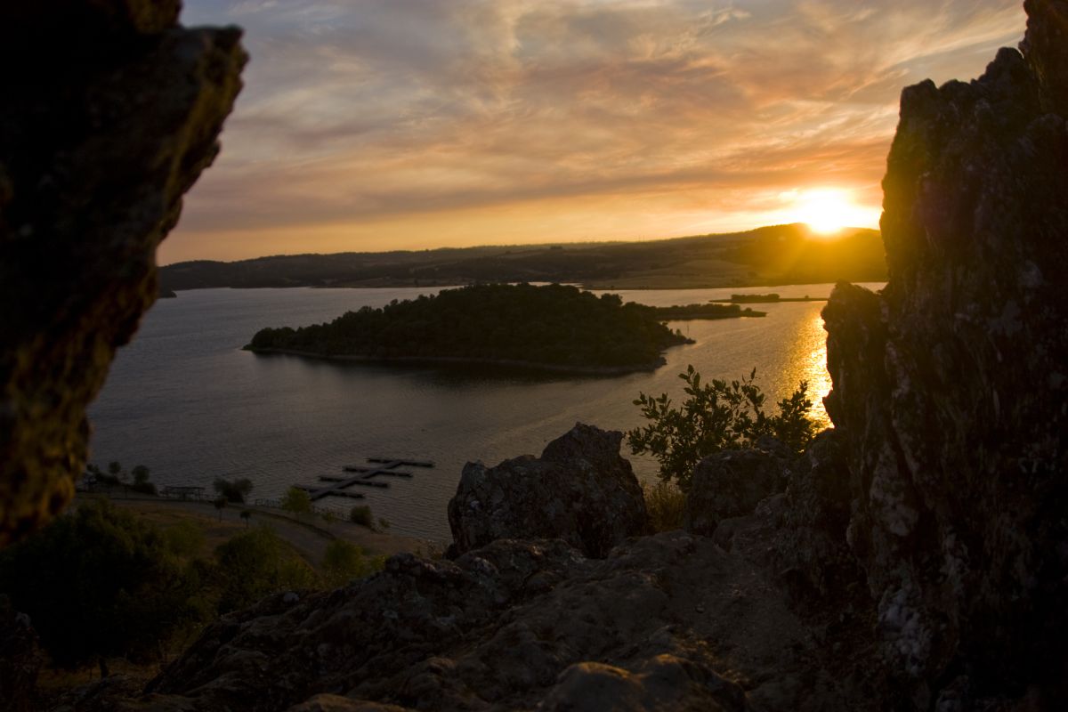 Водохранилище Албуфейра-ду-Азибу