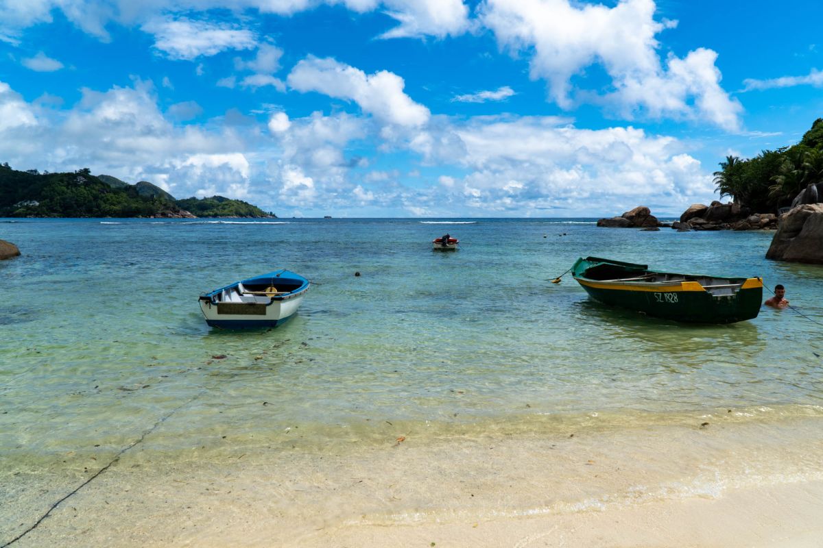 Баи Лазар Паблик Бич