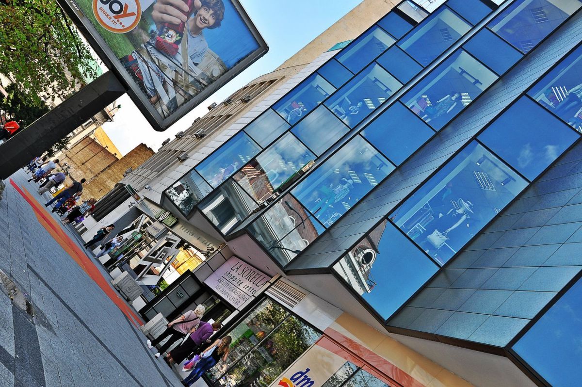 Торговый центр Sad Novi Bazaar